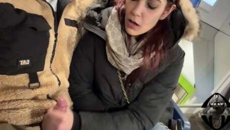 Handjob fast with cumming in the mouth between train seats