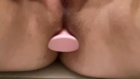 Leisurely Lunchtime Masturbation with Excellent Results