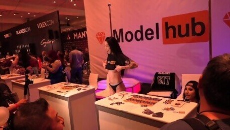 AVN Vlog 2019 - Signing for ModelHub!