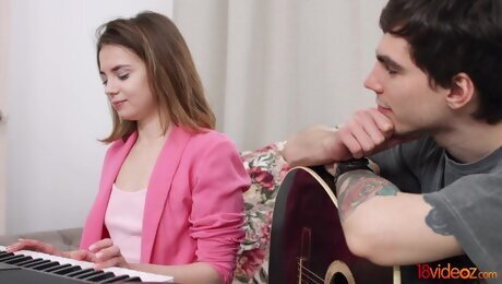 18videoz - Bella Gray - Music lesson butt fucking with tutor